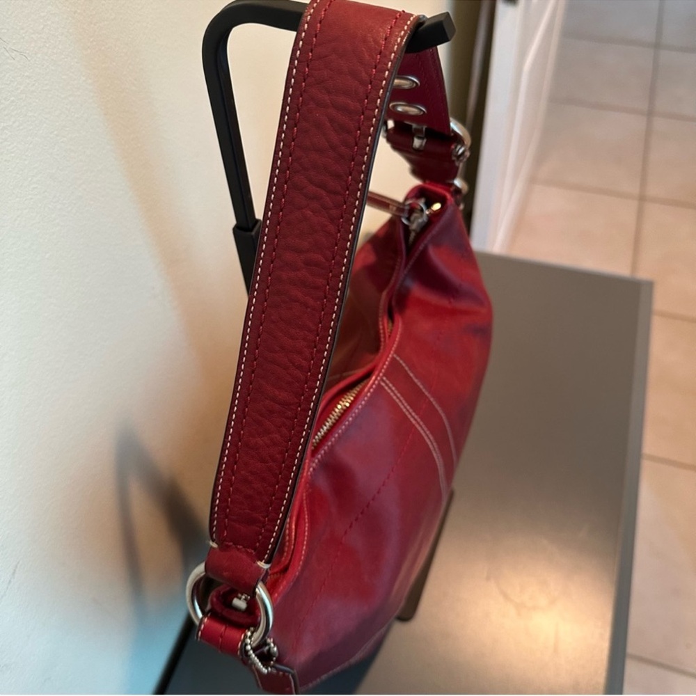 Vintage Y2K Coach Soho style F10907  Red
Leather Hobo (2007) - Picture 4 of 16